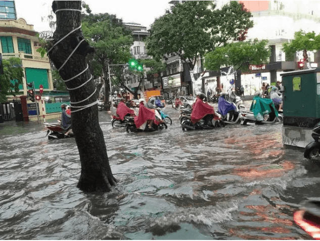 Hà Nội ngập lụt : để chạy tội, chính quyền đổ lỗi lung tung | Vietnam Fraternité