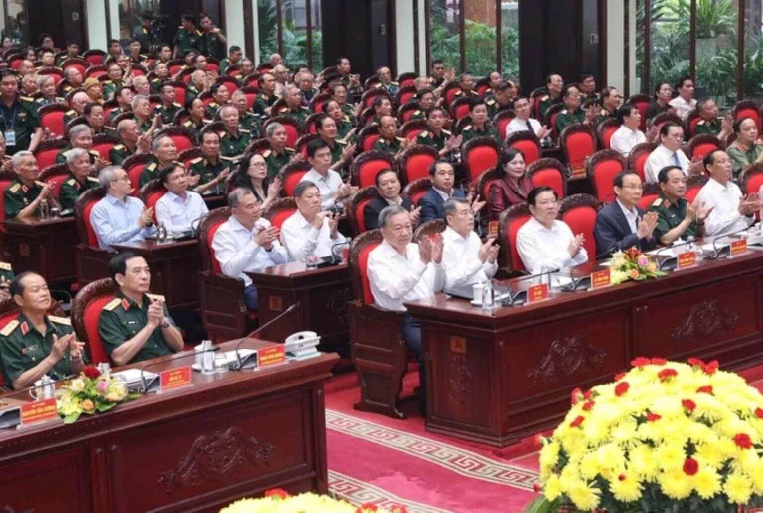 Đại hội 14 còn xa nhưng tình đồng chí hết còn êm thắm | Vietnam Fraternité