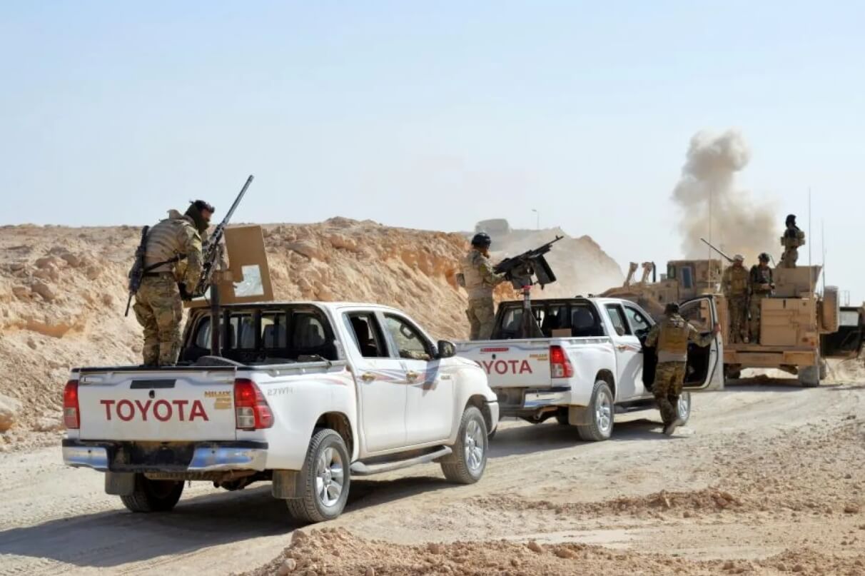 Vì sao xe bán tải Toyota được sử dụng rộng rãi trong các cuộc xung đột ? | Vietnam Fraternité