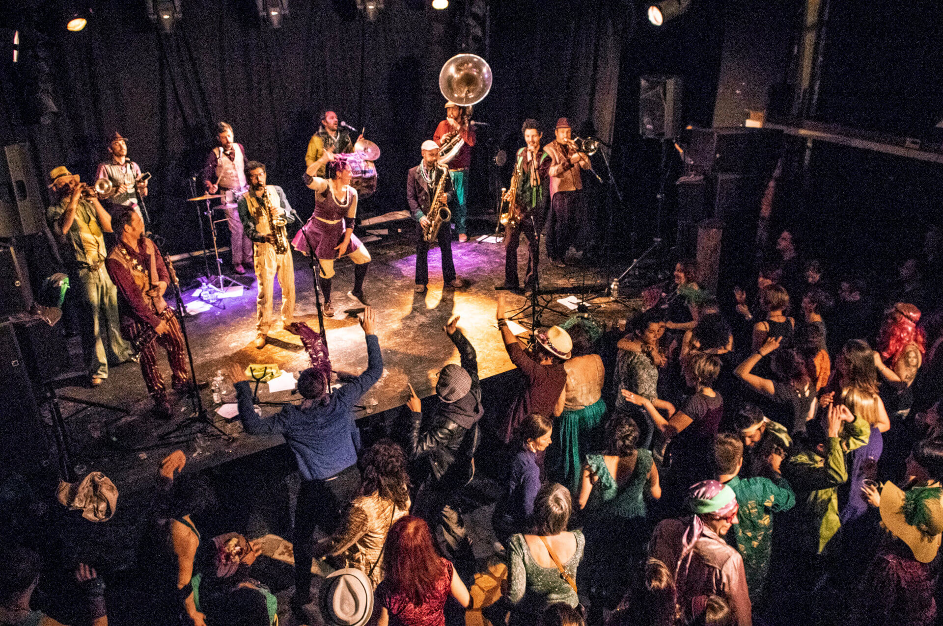 - | La Compagnie Bémol