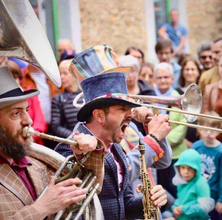 - | La Compagnie Bémol