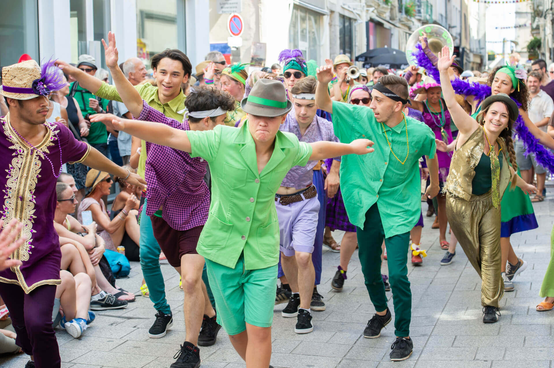 - | La Compagnie Bémol