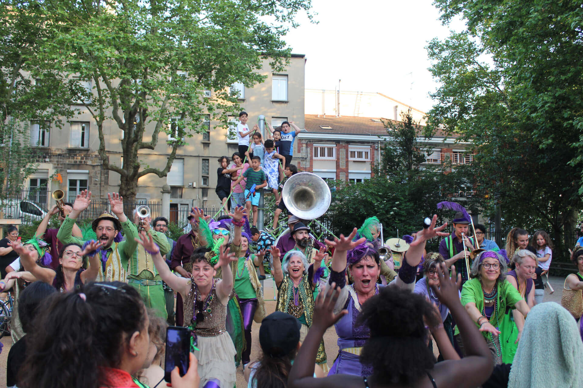 - | La Compagnie Bémol