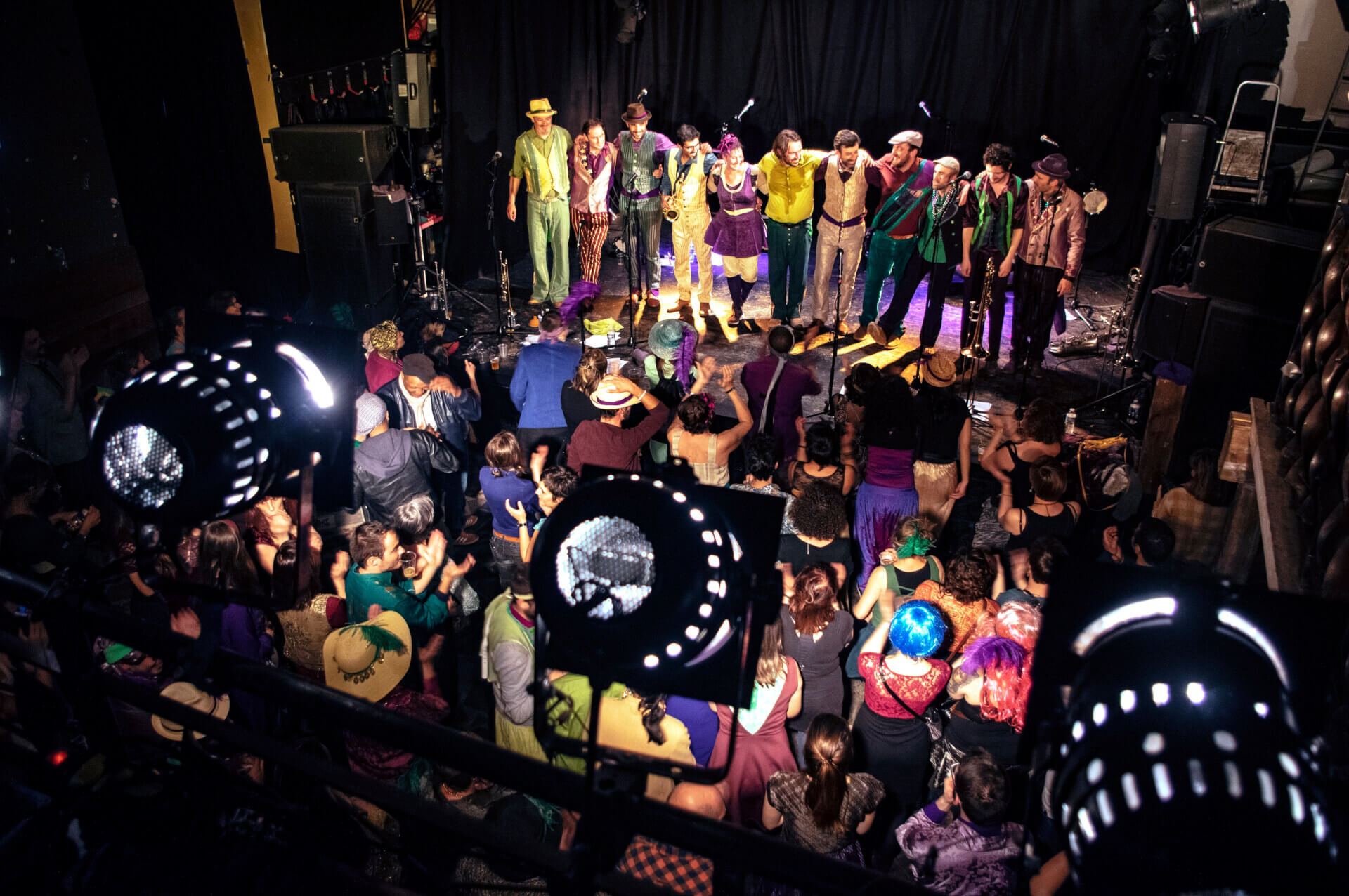 - | La Compagnie Bémol