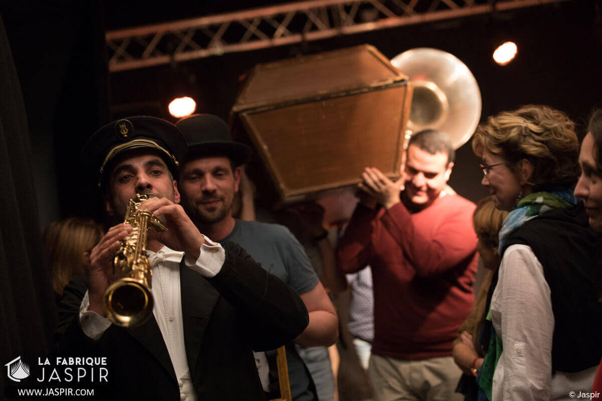 - | La Compagnie Bémol