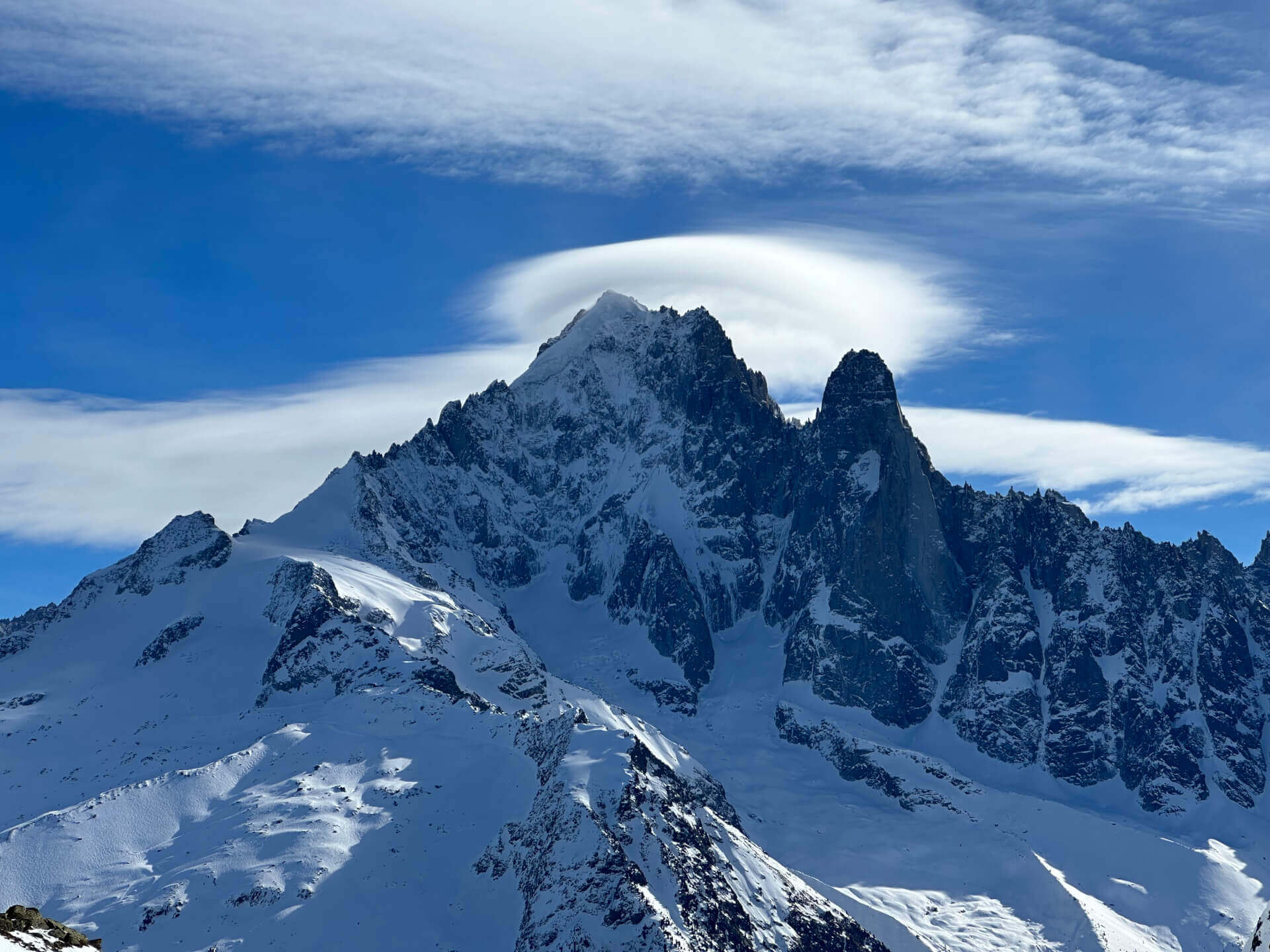 TRAINING - Tadasana : la posture de la montagne | La Réplique