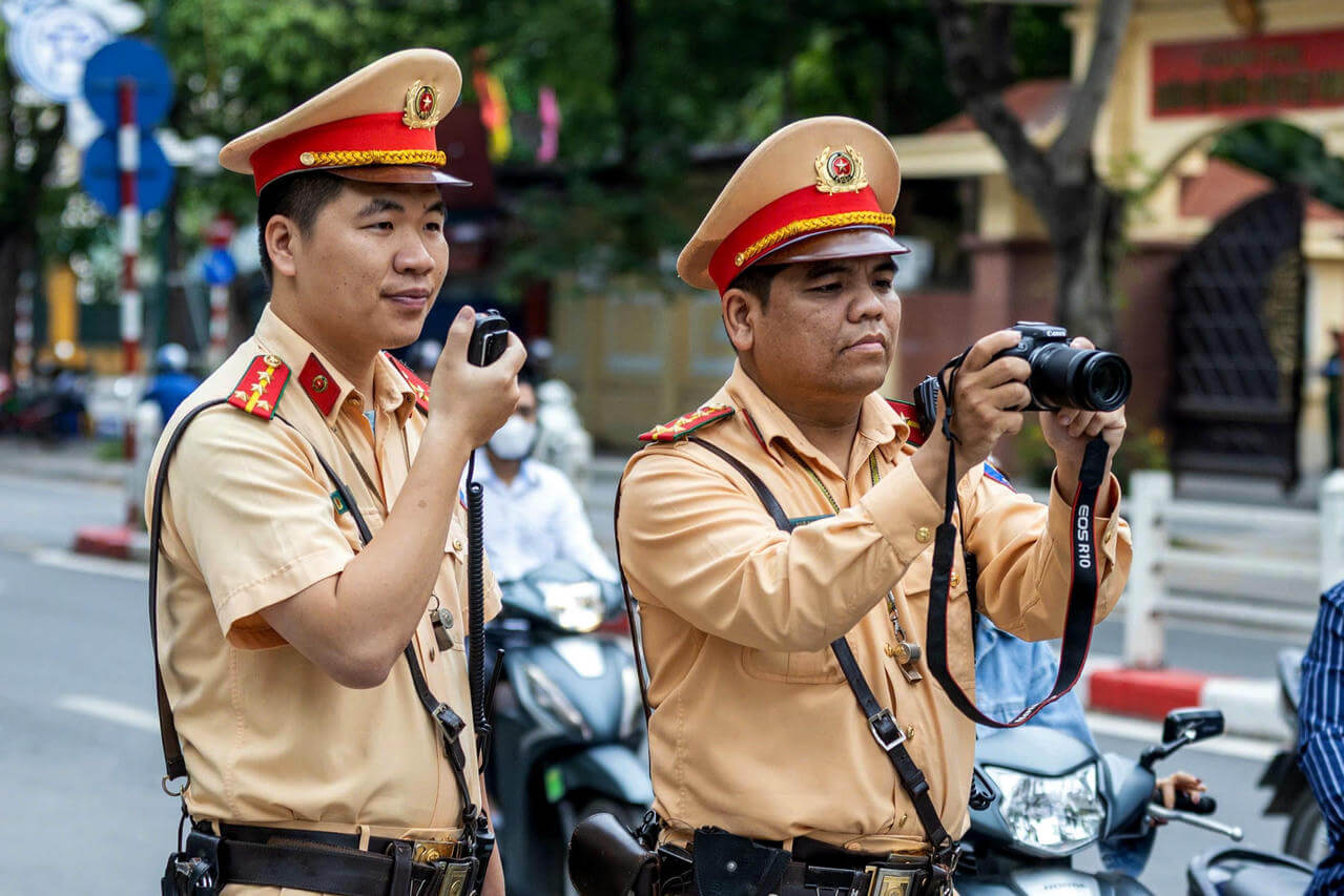 Gần đến Đại hội 14, Công an ngày càng để lộ bộ mặt Ông Kẹ hám tiền | Vietnam Fraternité