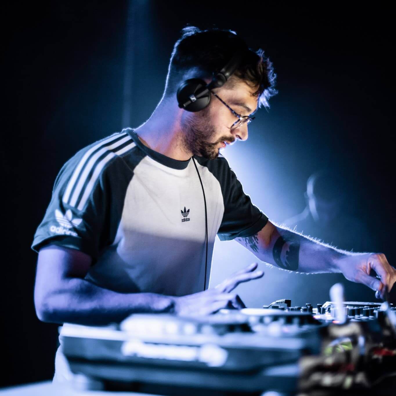 Mauroz | Physical Tool