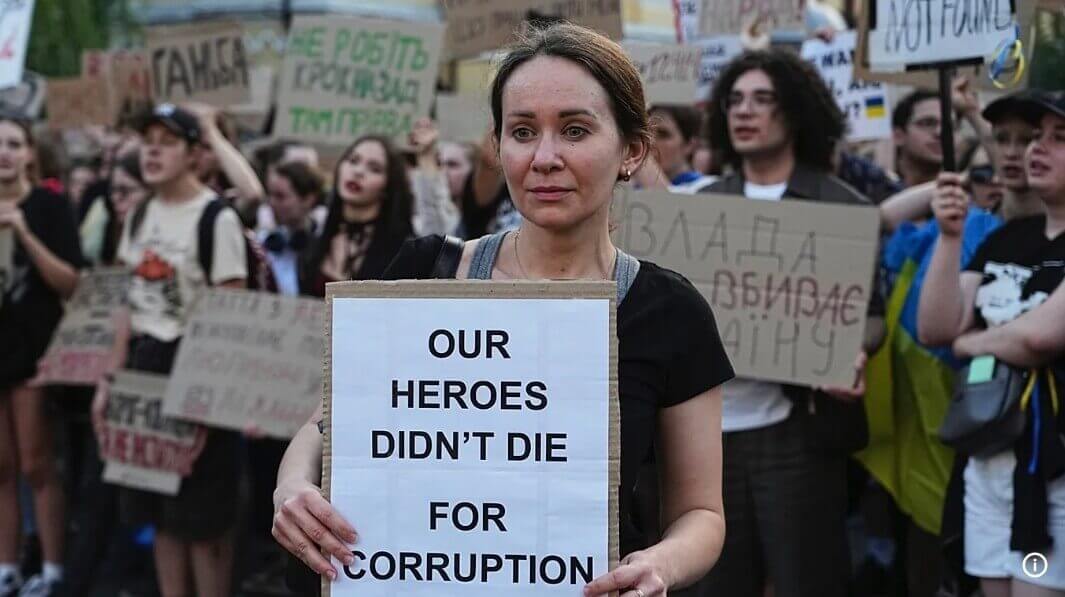 Điểm báo Pháp - Tham nhũng đe dọa chính quyền Zelensky | Vietnam Fraternité