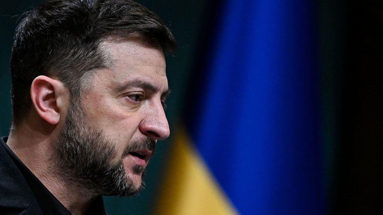 Điểm báo Pháp - Bốn năm Zelensky vật lộn với thù trong giặc ngoài | Vietnam Fraternité