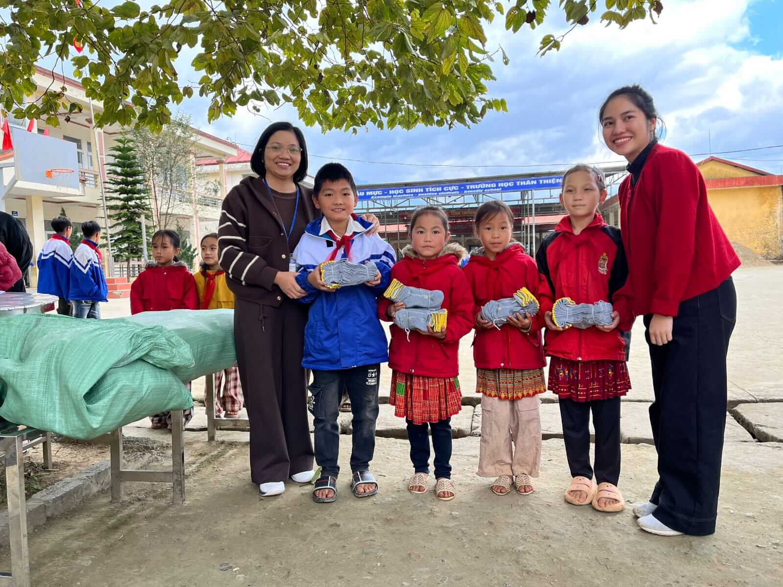 - | Sourires d'Enfants