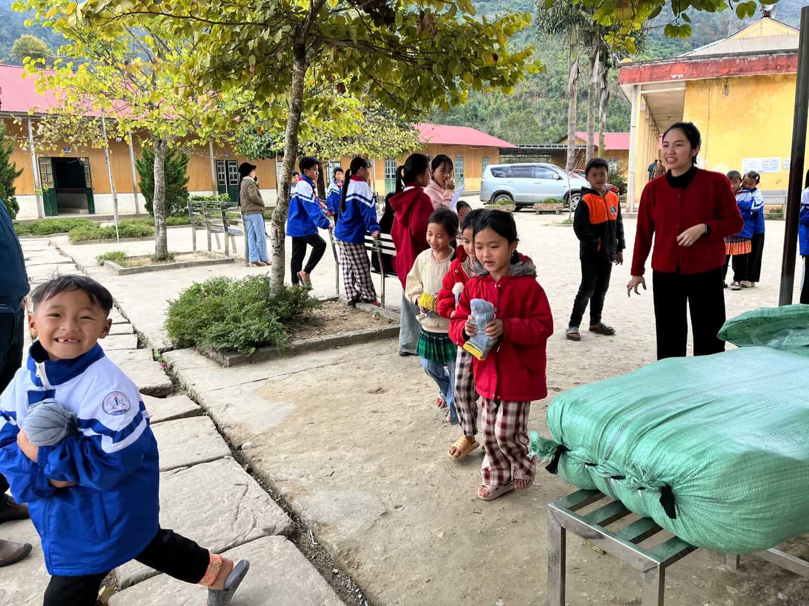 - | Sourires d'Enfants