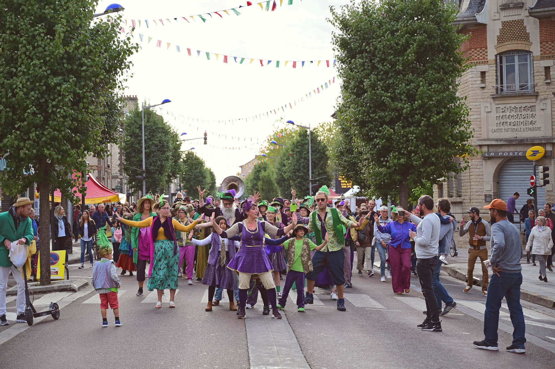 - | La Compagnie Bémol
