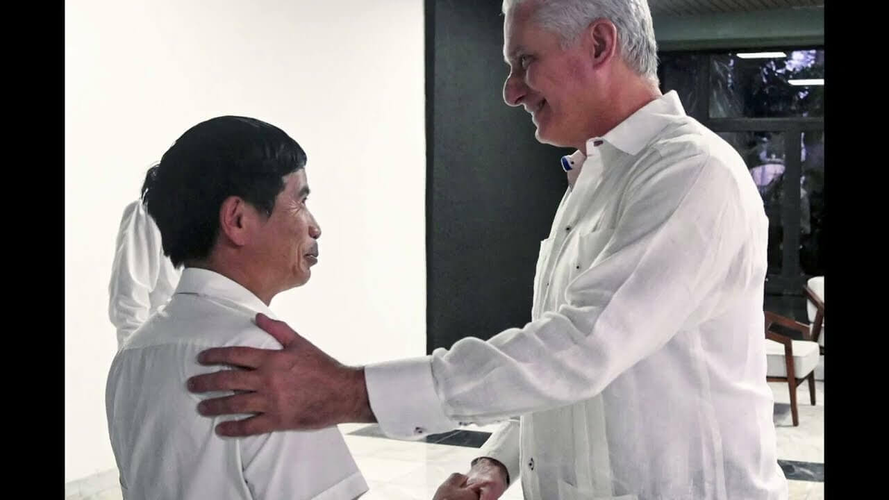 Trong hoạn nạn Chủ tịch Cuba vinh danh Việt Nam!
