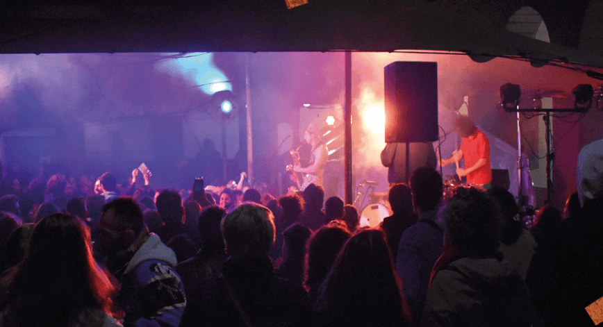 CINÉLATINO | La Bénévolante